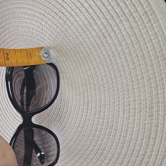 Salvatore Ferragamo Black Sunglasses - EUC Full Inclusion - Picture 10 of 12